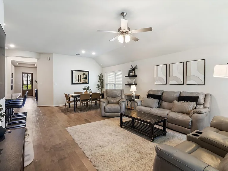 1262 Gainesville Dr — Photo 18