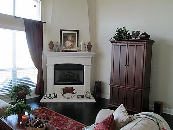 4th image of 2723 Fountainview Blvd