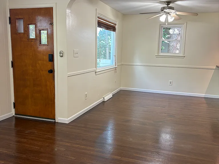 2420 W South St — Photo 15