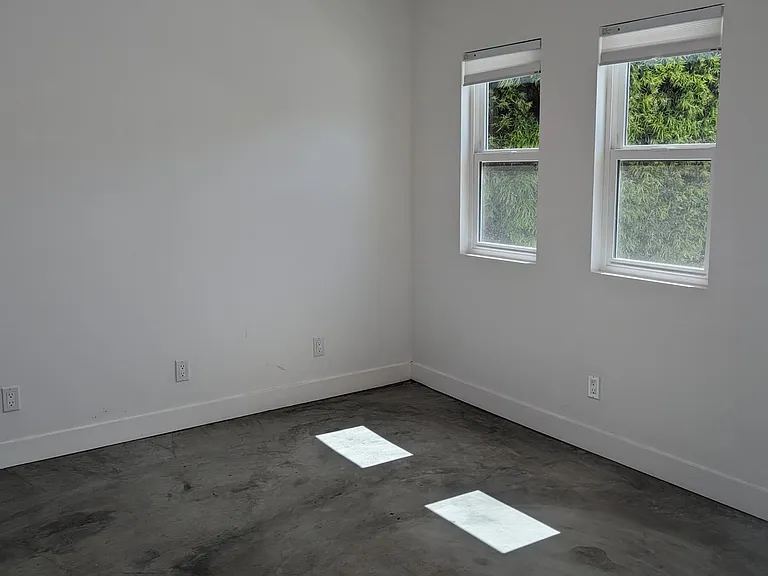 1731 Franklin St #4 — Photo 6