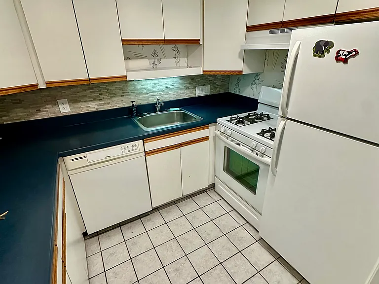 44 Broadlawn Park — Photo 8