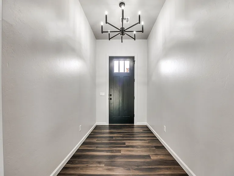14301 Village Trl — Photo 7