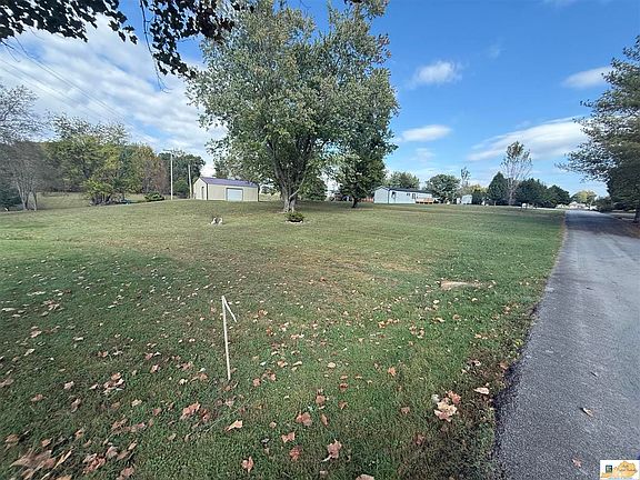 2nd image of 160 Guffey Rd