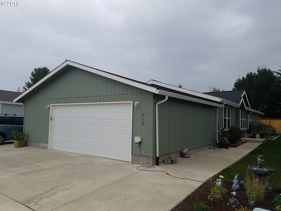2nd image of 713 Saint James Pl