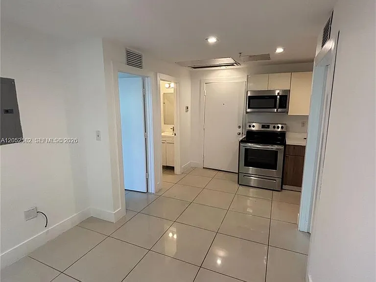 829 SW 18th Ave #209 — Photo 4