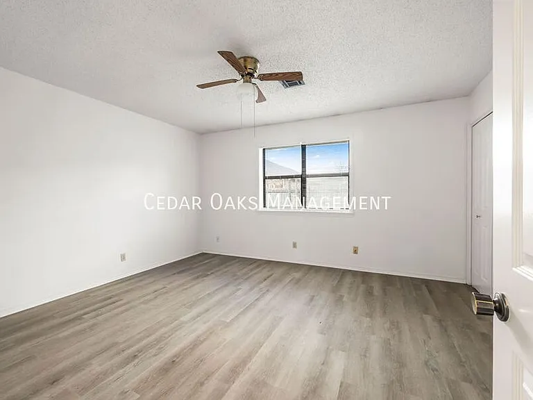 801 N 17th Pl #33 — Photo 6