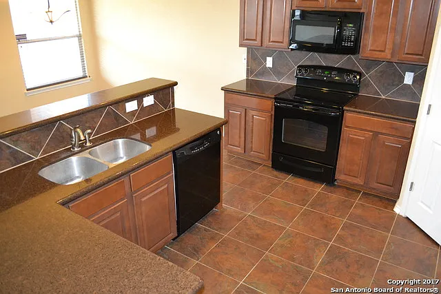 509 Sea Headrig Dr — Photo 4