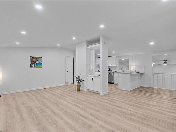 5th image of 1185 Hancock Rd
