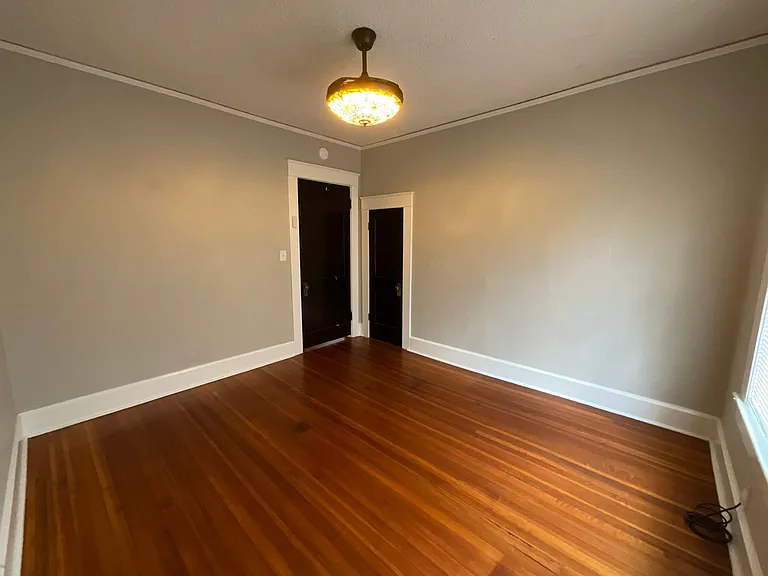 1117 Lexington Ave — Photo 11
