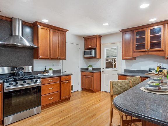5th image of 1739 N Dutton Avenue