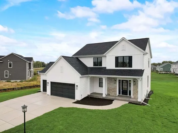 665 Twin Creeks DRIVE, Dousman, WI 53118