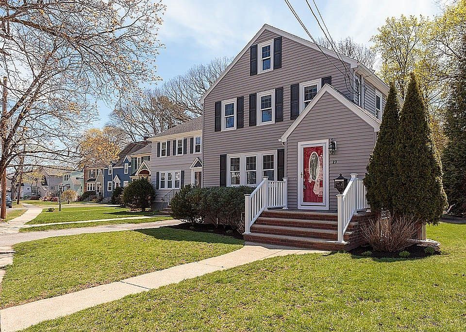 1st image of 19 Wildwood Rd