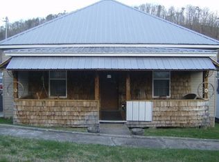 110 Beech St, Clendenin, WV 25045