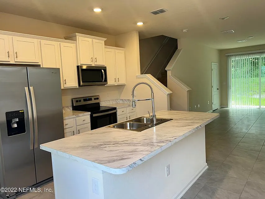 2 bed, 2.5 bath, 1109 sqft, $1,500 — Photo 4
