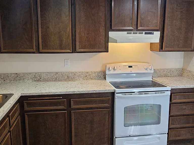 140 E El Norte Pkwy — Photo 3