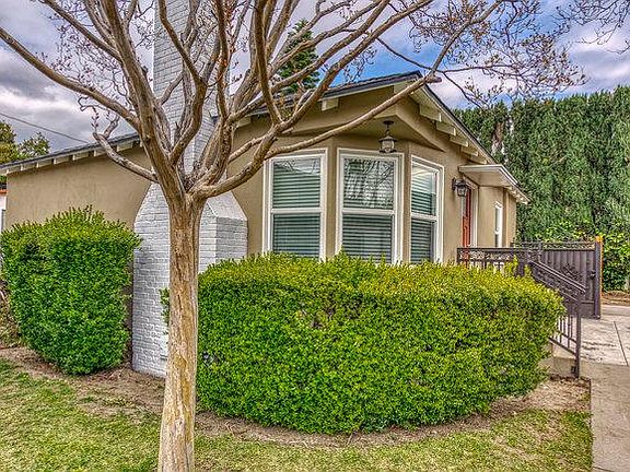 2nd image of 120 Poinsettia Ave