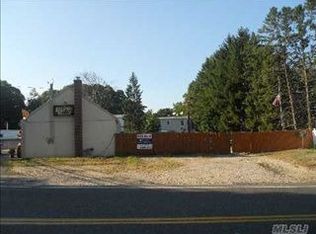 324 Depot Rd, Huntington Station, NY 11746