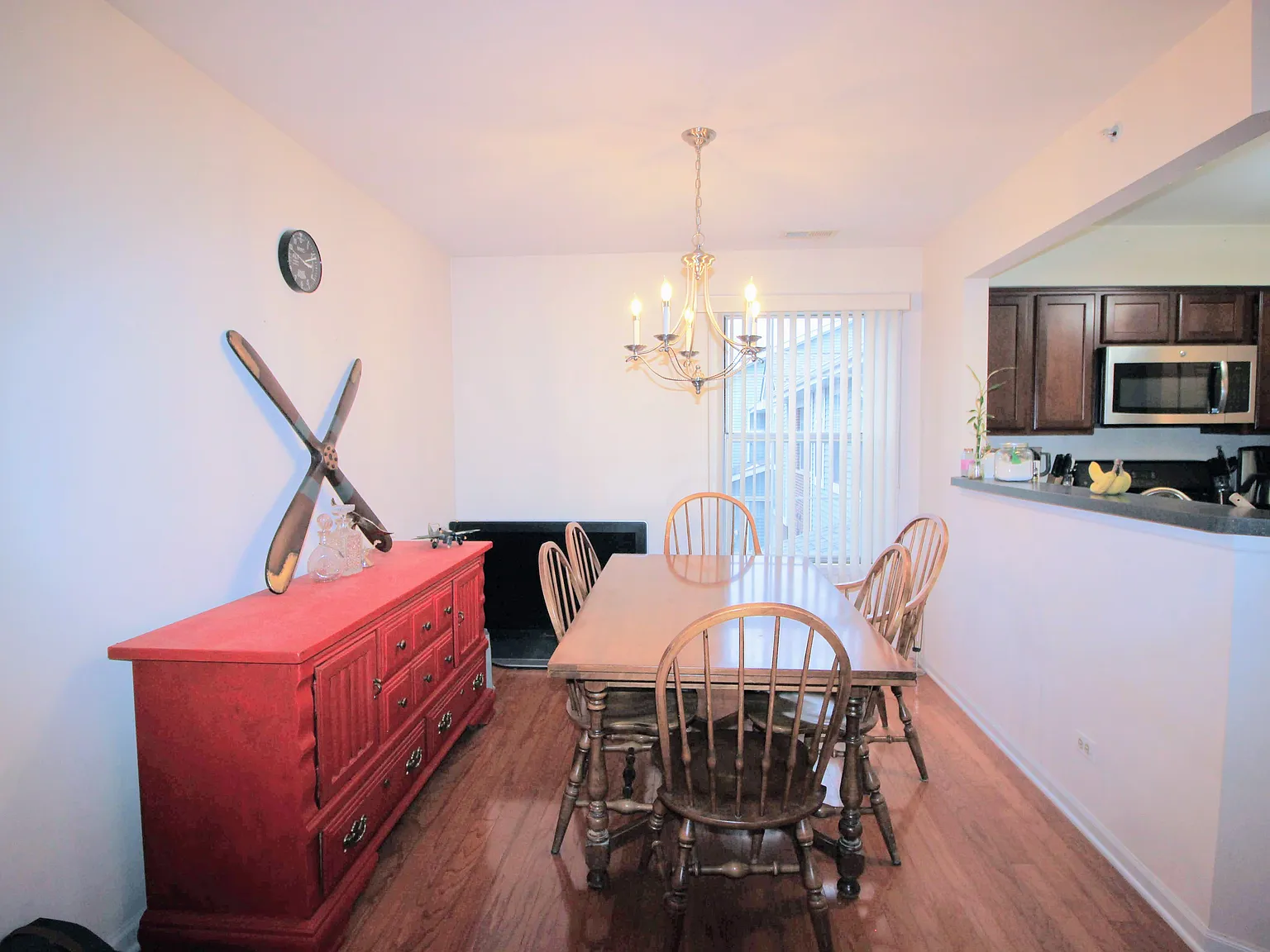 2 bed, 1050 sqft, $1,895 — Photo 2
