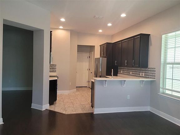 4th image of 9320 Trinana Cir