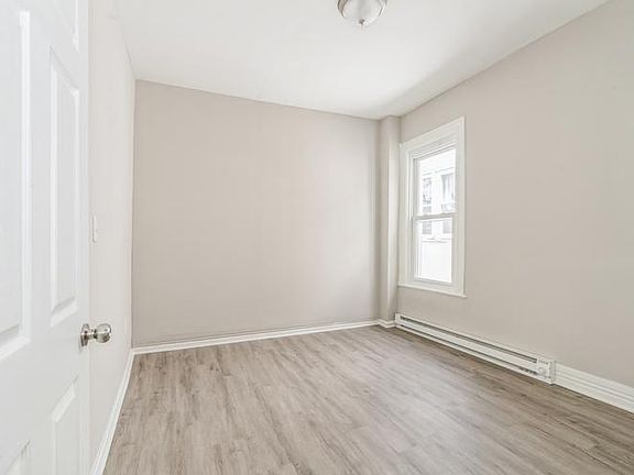 3rd image of 332 Woodside Ave Floor 2