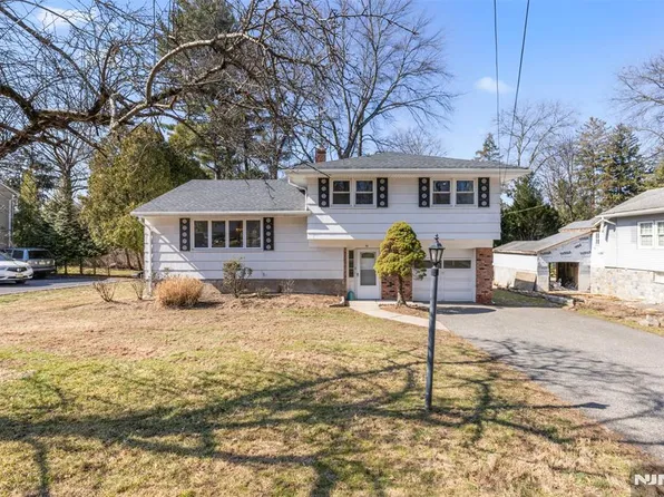 72 Kline St, Harrington Park, NJ 07640