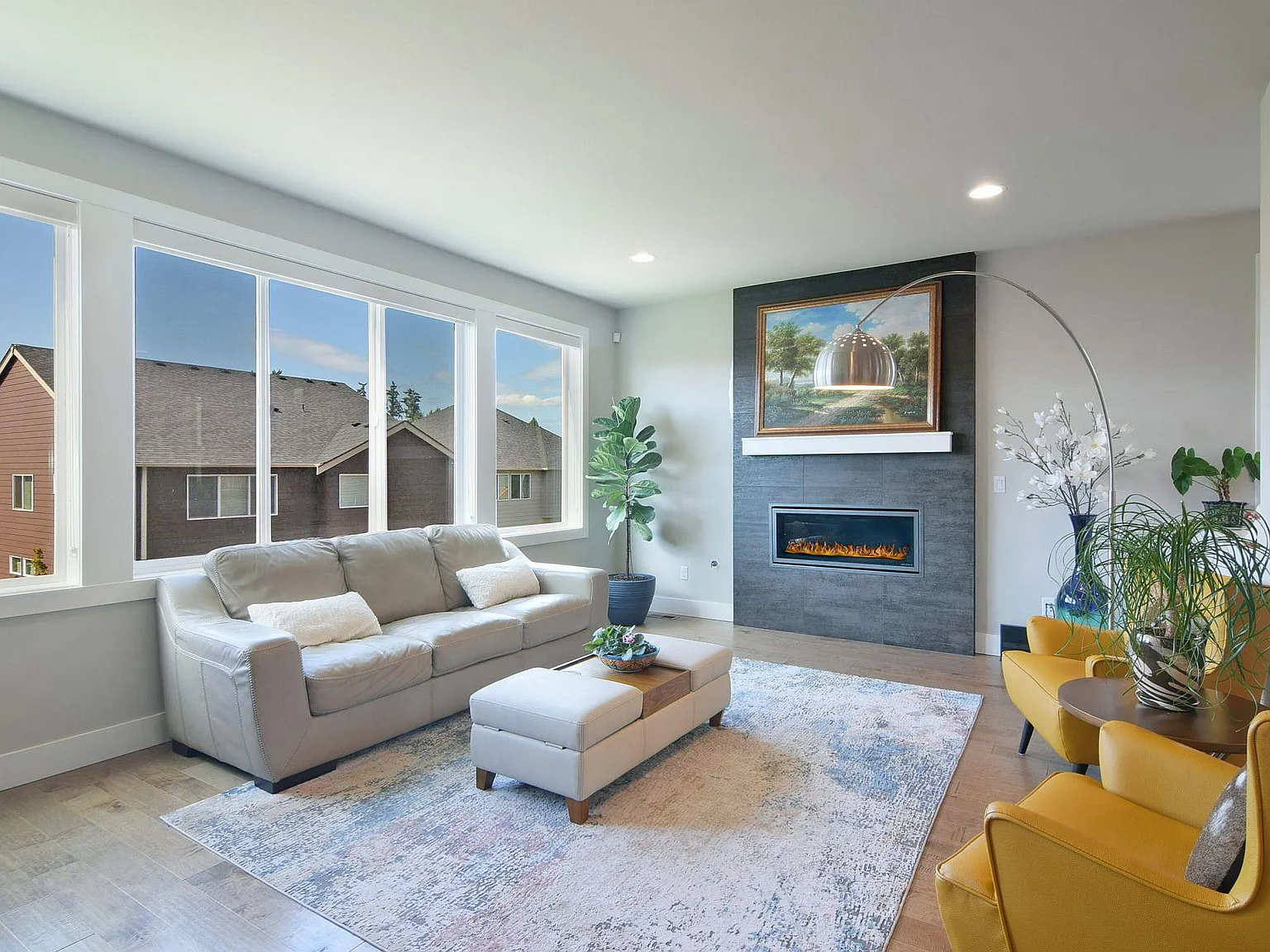 5 bed, 3.5 bath, 3730 sqft, $5,600 — Photo 3