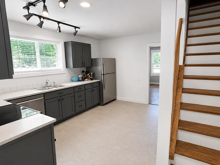 1530 S Vermont Ave — Photo 7