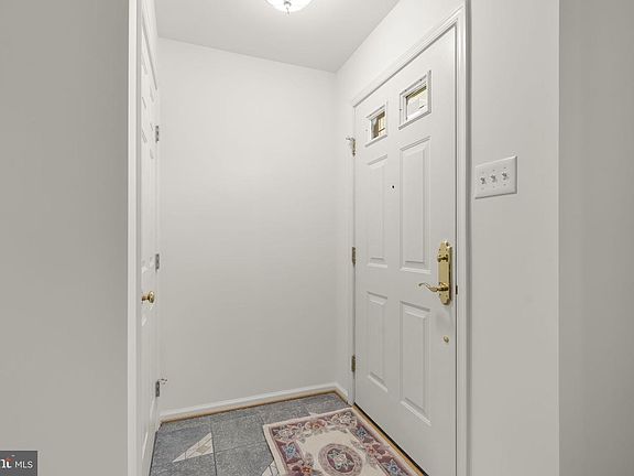 4th image of 9543 Ridgeview Dr