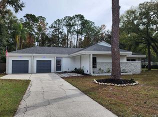 1566 Woodfield Ct, Lutz, FL 33558