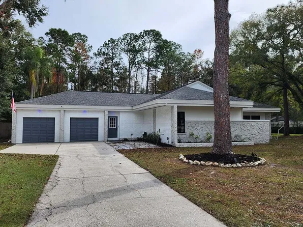 1566 Woodfield Ct, Lutz, FL 33558