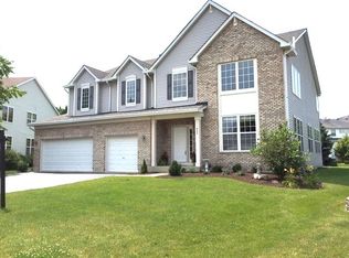 864 Greenwood Dr, Lindenhurst, IL 60046