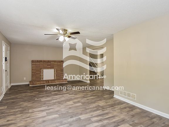 28903_004_living_room_14100732.jpg