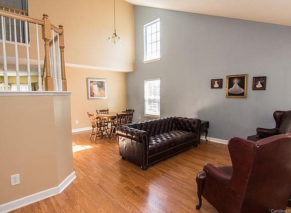 3rd image of 9714 Castle Terrace Ct