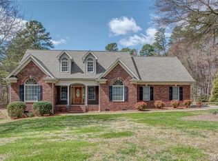 925 Pine Forest Rd, Charlotte, NC 28214