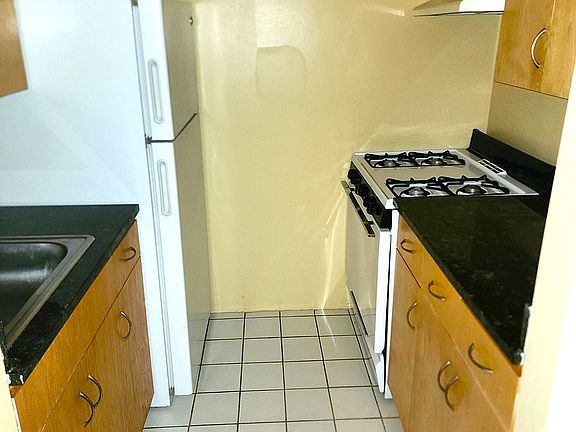 4th image of 28-14 31st St #507