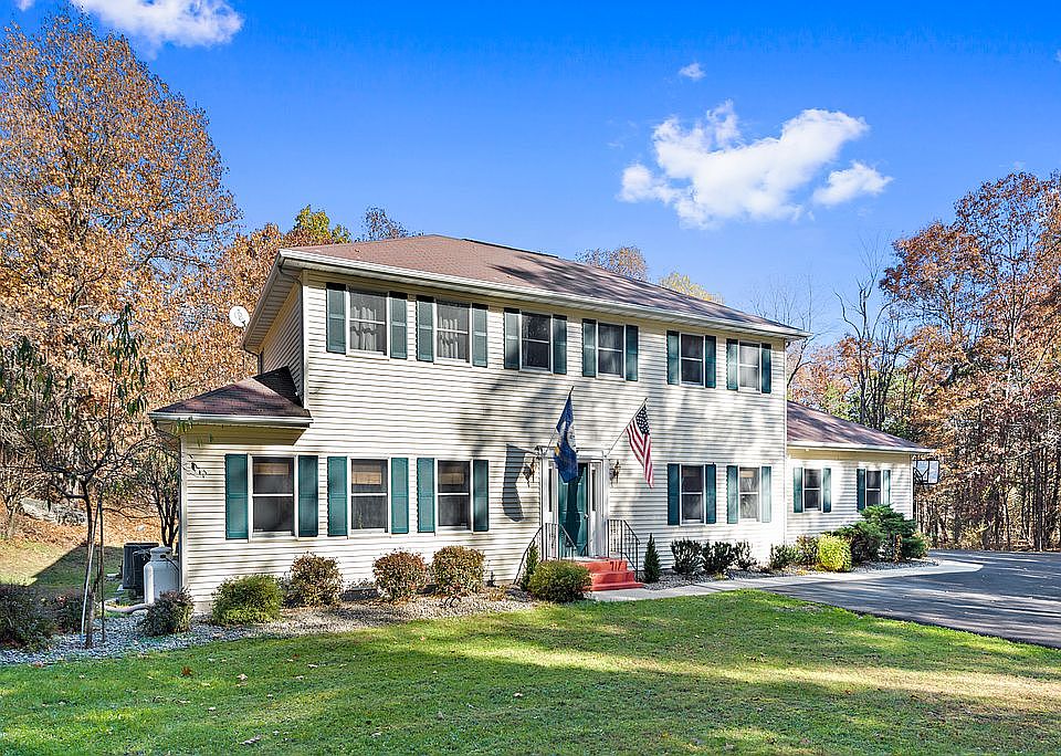 1st image of 2 Valerie Dr