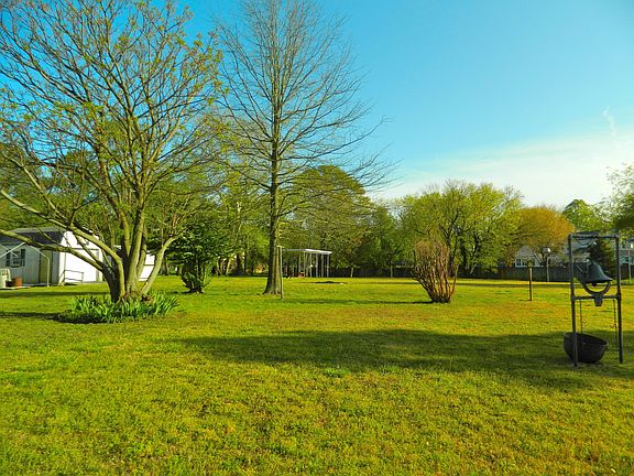3rd image of 650 Poquoson Ave