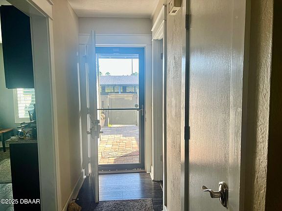 2nd image of 120 Limewood Pl Unit 4
