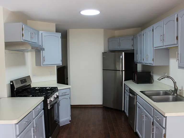 1868 Fox Run Dr #A — Photo 2