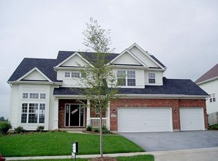 955 Wyndham Dr, South Elgin, IL 60177