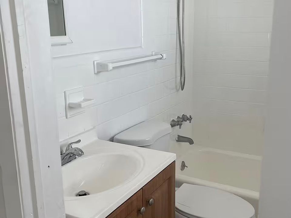 1st image of 1133 NE 15th Ave #2