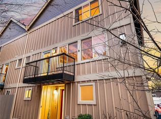 838 NW 52nd St #B, Seattle, WA 98107