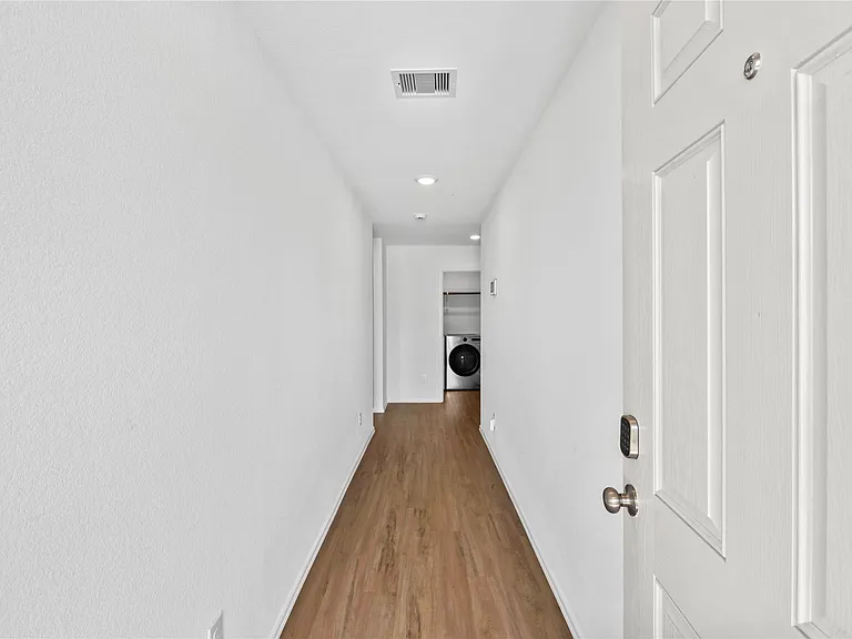 2805 Fountain Woods Dr — Photo 7