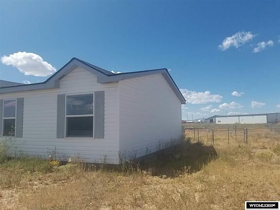 3rd image of 22 Meadow Canyon Dr