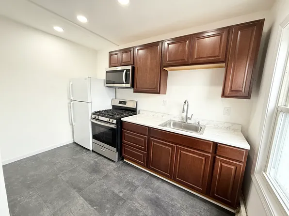 49 Chestnut Ave Floor 2, Jamaica Plain, MA 02130