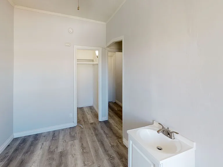 GRM - Gramercy Apartments — Photo 12