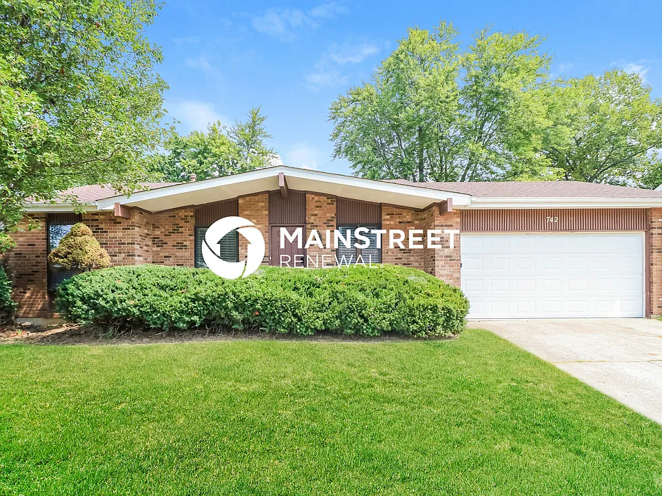 742 Doyne Dr