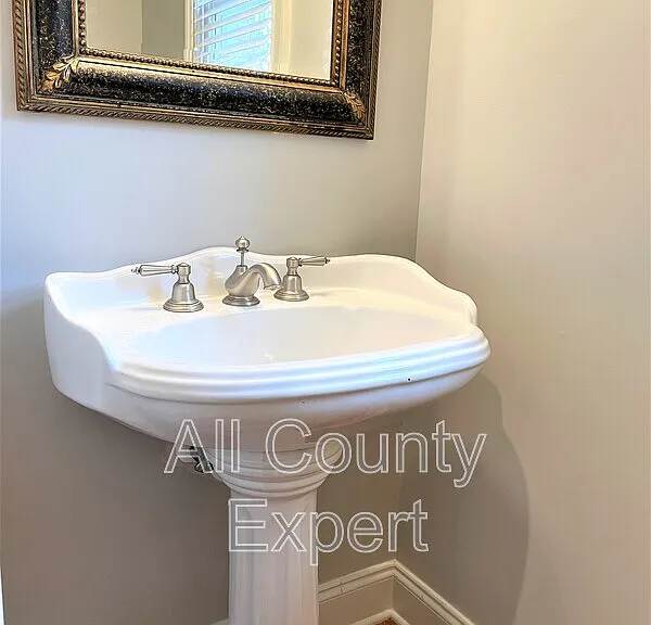 895 Lenox Ct NE — Photo 16