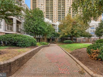 5563 Seminary Rd APT 302, Falls Church, VA, 22041