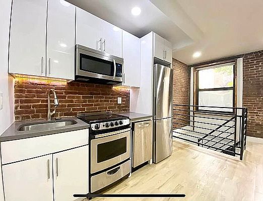 3rd image of 50 Hamilton Pl #1B